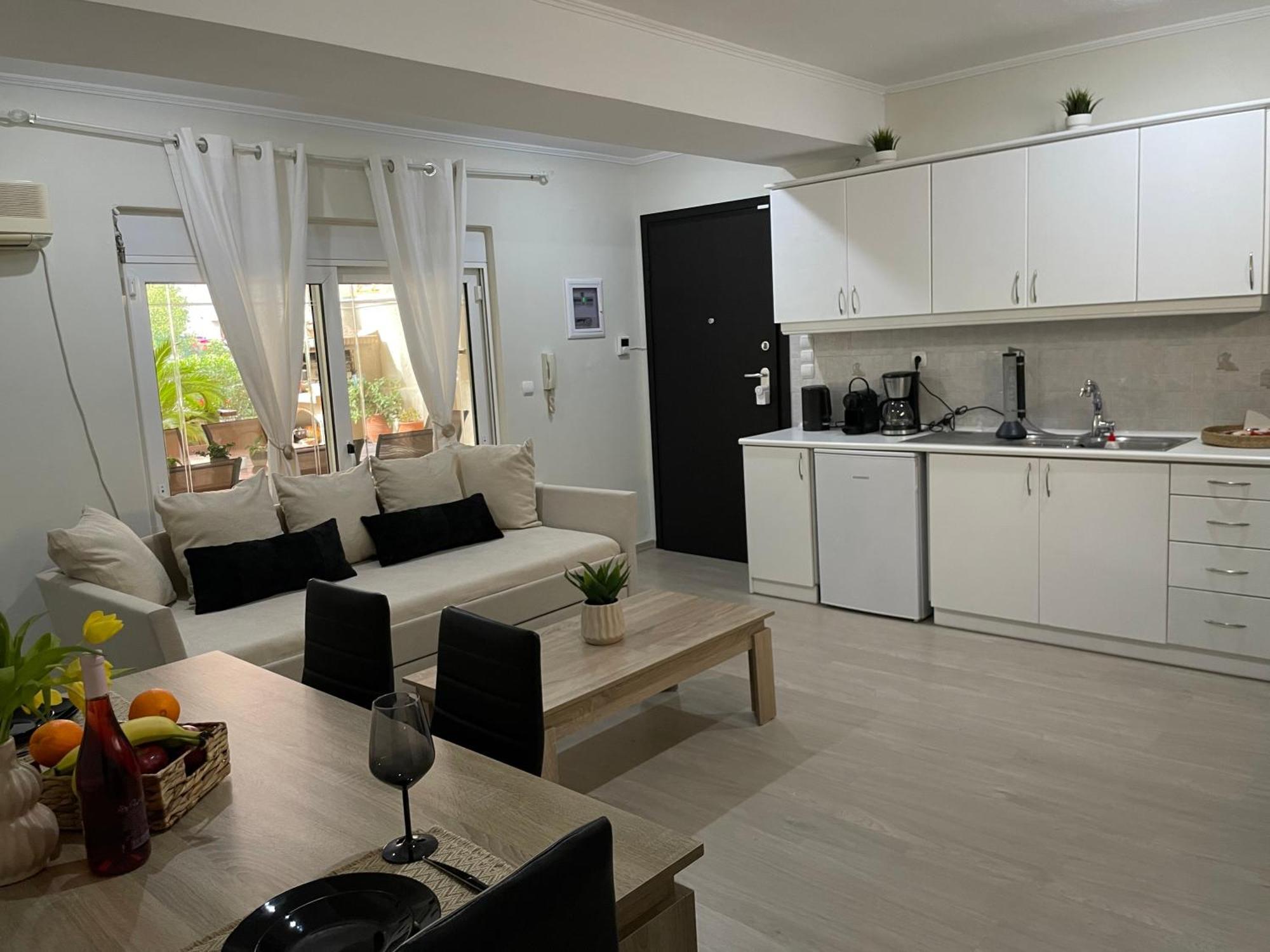 Triptolemus Stay Inn Елефсина Екстериор снимка