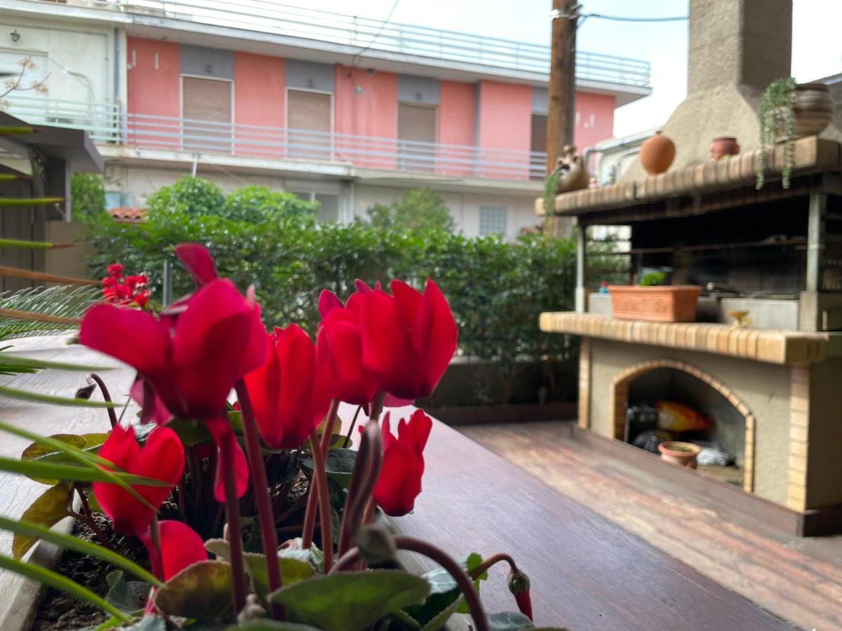 Triptolemus Stay Inn Елефсина Екстериор снимка
